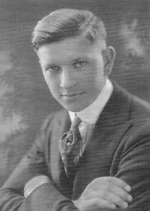 Photo ca. 1914 (abt. 19 yrs. old)